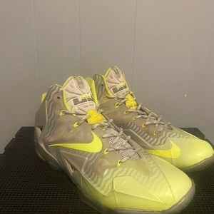 Nike Lebron James XI 11, Maison Du Collection, men’s 11, luster ice volt